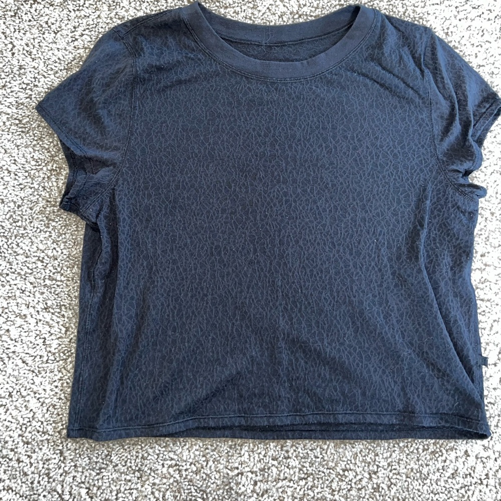 Lululemon textured cropped tee